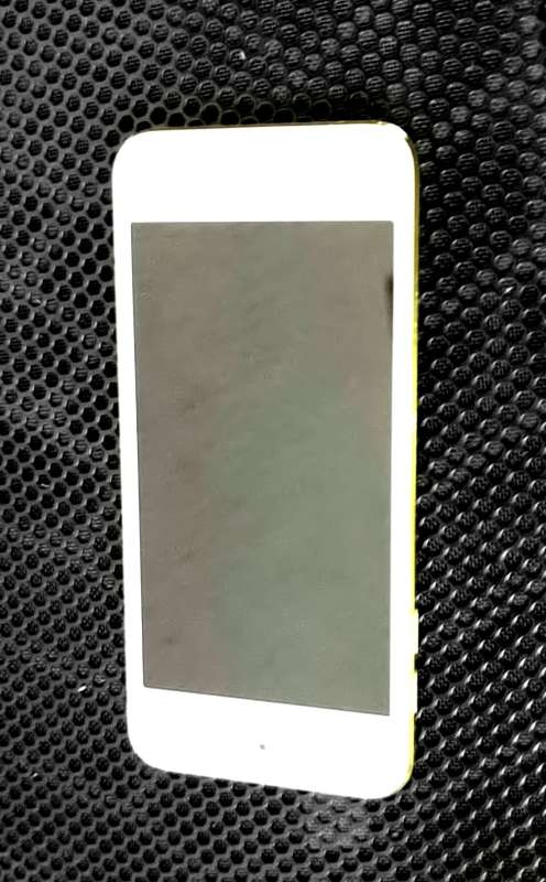 iPOD TOUCH 5TH GEN NEW CONDITION