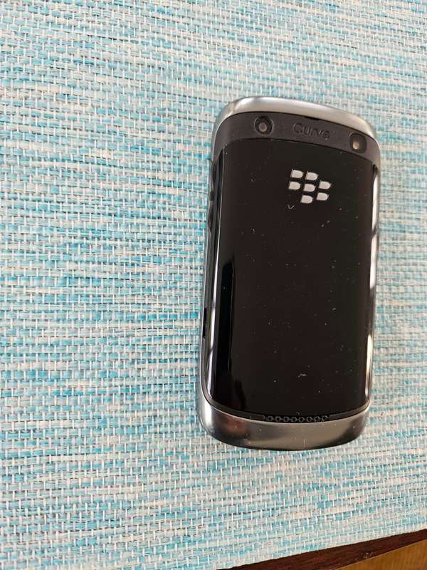 BLACKBERRY CURVE 8520