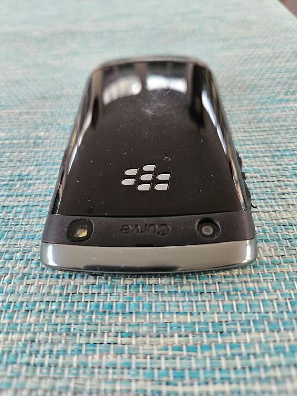 BLACKBERRY CURVE 8520