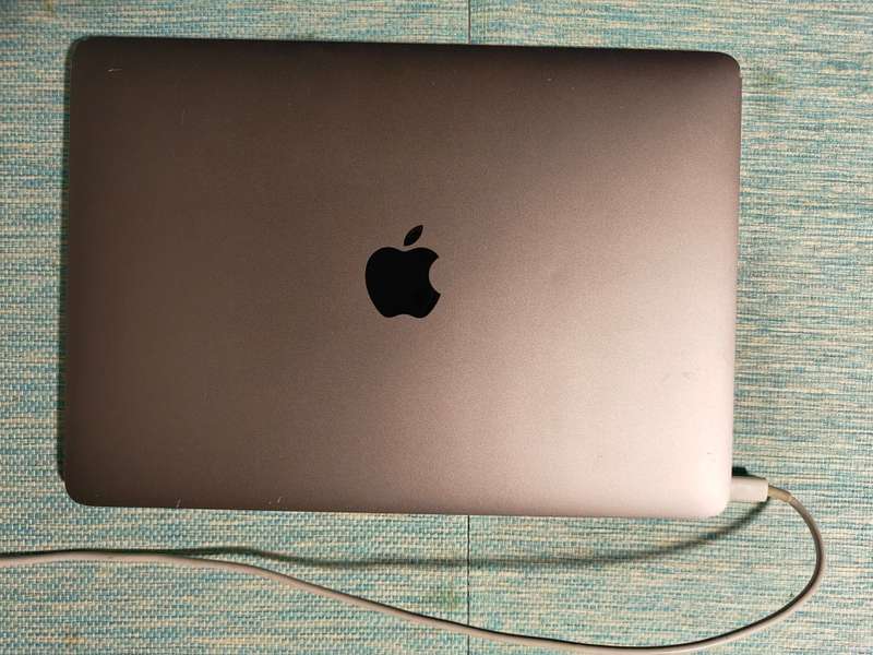 MAC BOOK PRO - 500Gb ROM, 8Gb RAM