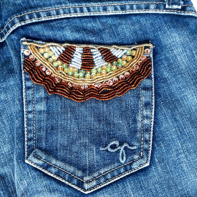 GUESS LOW-RISE BOOTLEG JEANS WITH BEAD & SEQUIN EMBELLISHMENTS W27 - DARK WASH