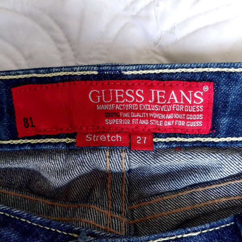 GUESS LOW-RISE BOOTLEG JEANS WITH BEAD & SEQUIN EMBELLISHMENTS W27 - DARK WASH