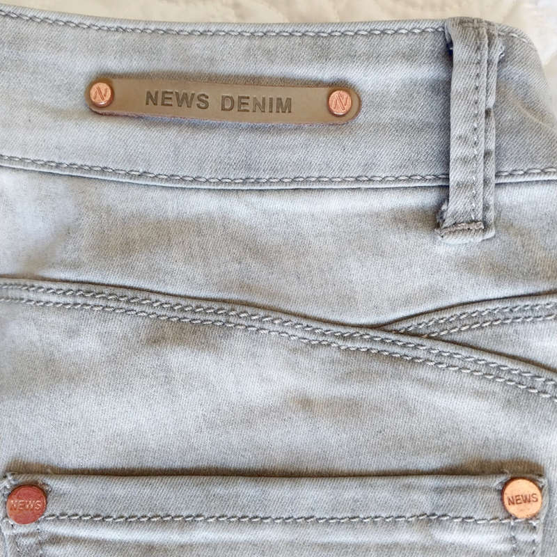 FOSCHINI NEWS DENIM LOW-RISE SKINNY STRETCH JEANS - LIGHT GREY
