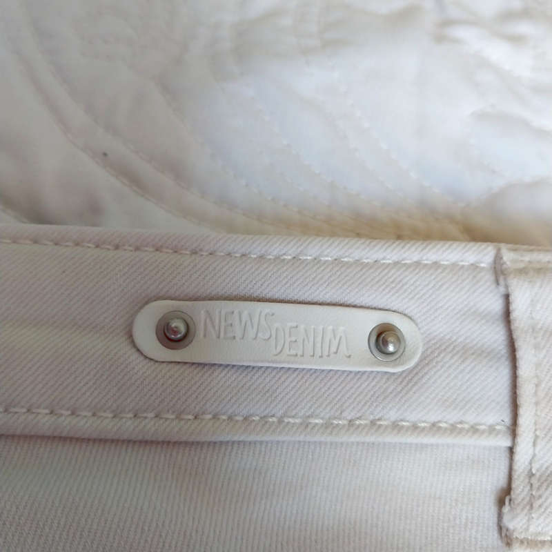 FOSCHINI NEWS DENIM LOW-RISE SUPER SKINNY STRETCH JEANS - CREAM/ECRU