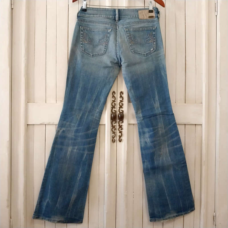 DIESEL LOUVELY MID-RISE STRETCH BOOTLEG JEANS W29 - VINTAGE WASH