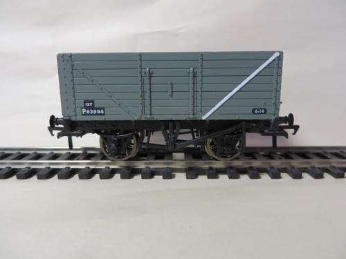 Bachmann-Branchline 37-133 8 Plank End Door Wagon in BR Grey in OO Gauge