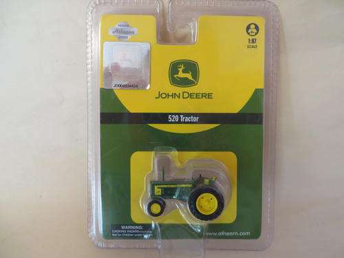 Athearn John Deere 520 Diecast Tractor in HO Gauge