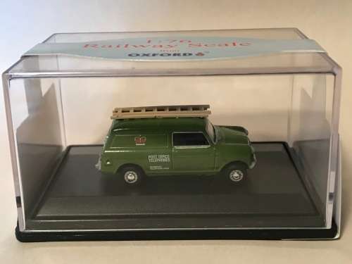 Oxford Diecast 76MV013 Mini van in `Post Office` green livery with ladder