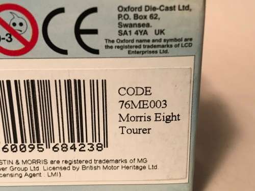 Oxford Diecast 76ME003 Morris Eight Tourer in ivory and maroon