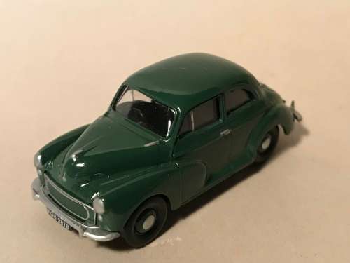 Pocketbond `Classix` EM76818 MORRIS MINOR 2-DOOR SALOON ALMOND GREEN