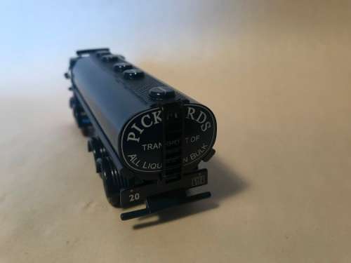 Base Toys D-61 Albion tanker `Pickfords`