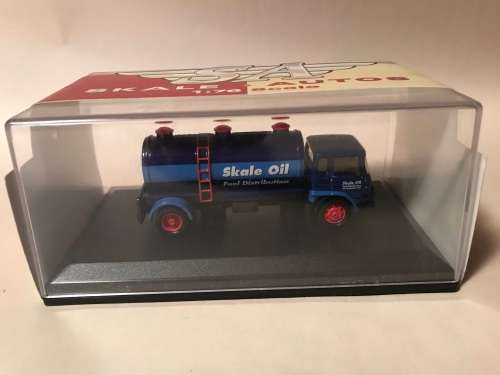 Hornby R7087 Bedford TK Tanker-Fuel Oil