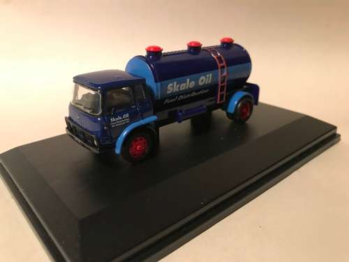 Hornby R7087 Bedford TK Tanker-Fuel Oil