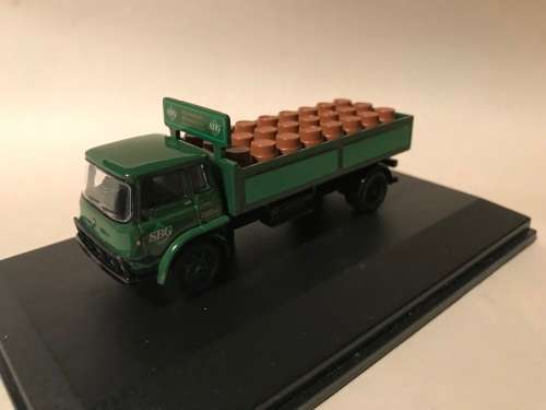 Hornby R7086 Bedford TK Dropside Brewers Dray