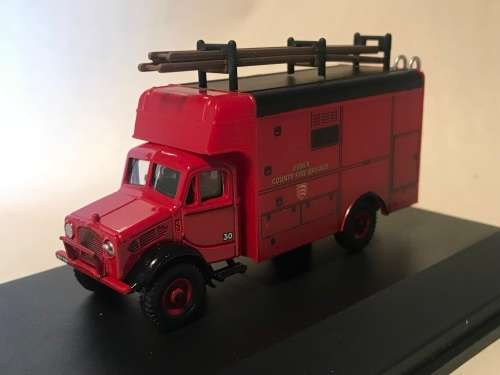 Oxford Diecast 76BD002 Bedford OW Fire Engine `Essex Fire Brigade` in red