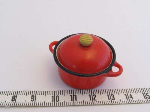 1/12" scale Miniature Dollhouse cooking pot with lid - as new