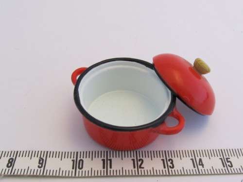 1/12" scale Miniature Dollhouse cooking pot with lid - as new