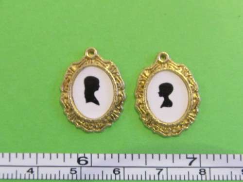 Miniature Dollhouse  1:12" scale - 2 cameo pictures framed in gold