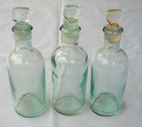 AQUA GLASS MEDICINE / APOTHECARY / POISON BOTTLES X 3-WITH STOPPERS-15.5 CM-EXCELLENT CONDITION