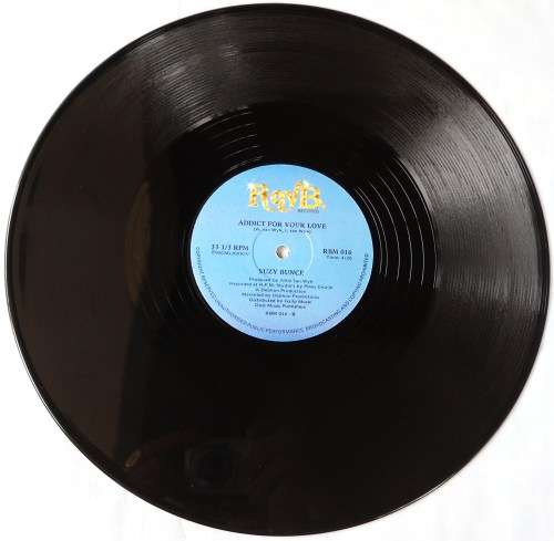 SUZY BUNCE - HOT FOR YOU / ADDICT FOR YOUR LOVE - 12" MAXI - SOUTH AFRICA - 1984 - EXC / VG
