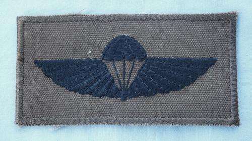SADF AIR SUPPLY INSTRUCTOR WING-BLACK EMBROIDERED ON NUTRIA-EXCELLENT CONDITION