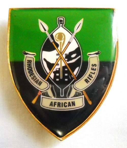 RHODESIAN AFRICAN RIFLES-Metal Badge-NEAR MINT CONDITION