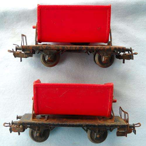 2 X MARKLIN-RED HOPPER WAGON-TRAIN-1950's-HO-GOOD CONDITION