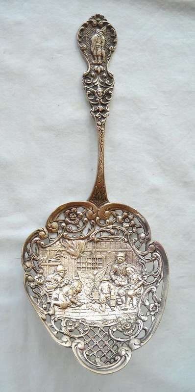 ORNATELY DECORATED SILVER PLATE SERVING SPOON-LOVELY CONDITION
