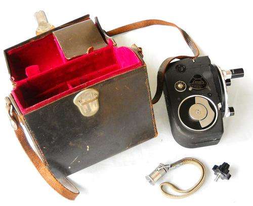 ARCO CH-803 TRIOMAT CINE CAMERA-IN LEATHER CARRY CASE-C 1957-GREAT CONDITION