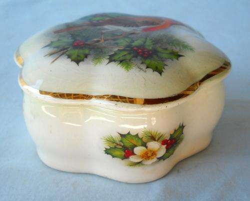 ROYAL WORCESTER-PALLISY-SMALL SCOLLOPED TRINKET BOX & LID-8 CM WIDE-EXCELLENT CONDITION