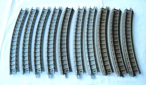 TRIANG-R106-10 CURVED TRAIN RAILS-HO-VERY GOOD CONDITION