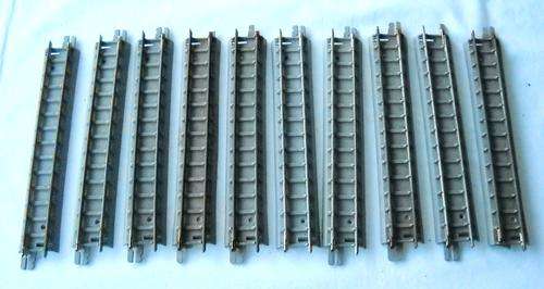 TRIANG-R96-10 STRAIGHT TRAIN RAILS-HO-VERY GOOD CONDITION