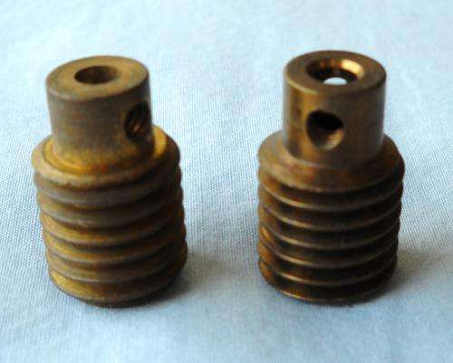 MECCANO-2 X WORM GEARS-VERY GOOD CONDITION