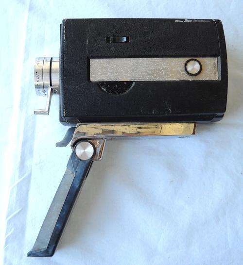BELL AND HOWELL-OPTRONIC EYE-AUTOLOAD SUPER 8-8 MM CINE CAMERA-WITH ZOOM-c1965-VERY GOOD CONDITION