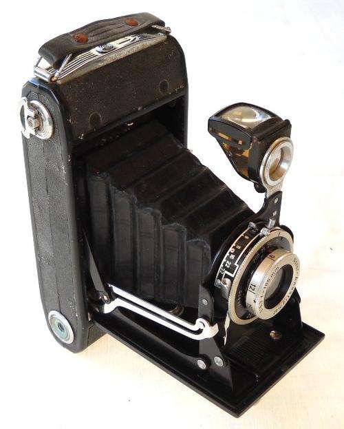 ZEISS IKON NETTAR 515/2-c1945-SELF ERECTING FOLDING CAMERA-IN LEATHER POUCH-LOVELY CONDITION
