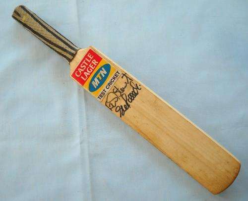 MTN CASTLE LAGER-SIGNED SOUVENIR TEST CRICKET BAT-SHAUN POLLOCK-S AFRICA-VERY GOOD CONDITION