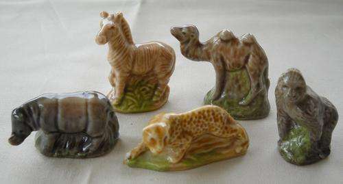 SET SEVEN-WADE WHIMSIES FIGURINES-Excellent Condition