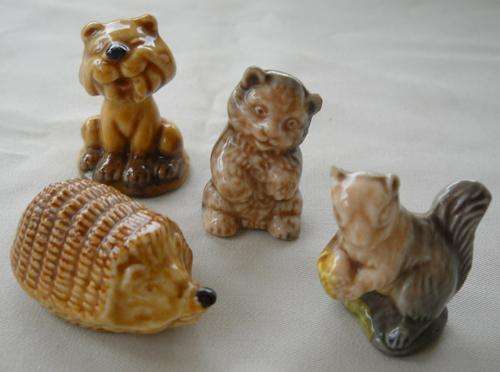4 MIXED WADE WHIMSIES FIGURINES-Excellent Condition