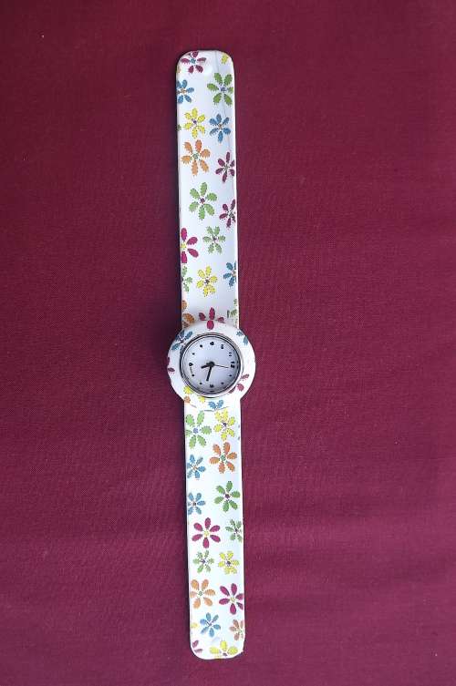 Bendable rubber ladies teen watch for the young at heart.Working.Floral design.