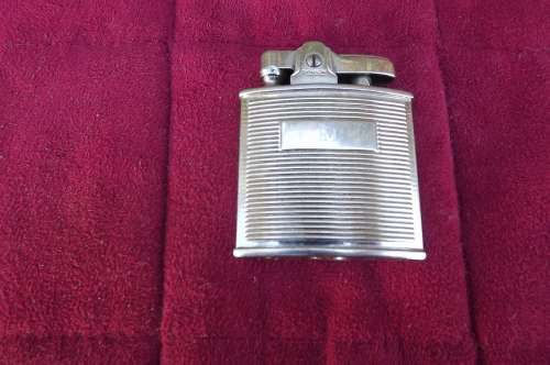 RONSON gas lighter made in England.Very good condition.