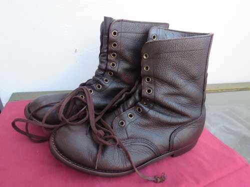 Pair of SADF brown genuine leather army boots size 9.5 by BAGSHAW.Need back soles