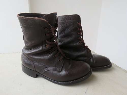 Pair of SADF brown genuine leather boots in size 7.Issued 2003.Army size 255.Good condition