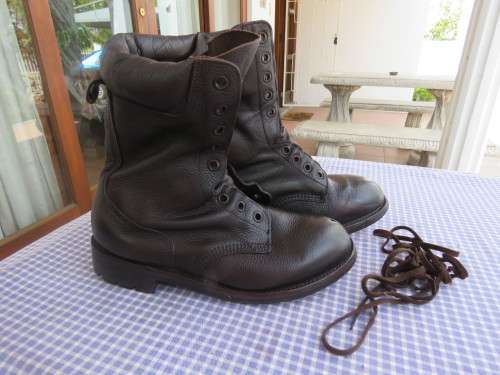 Pair of SADF genuine leather brown boots in size 7.5.Army size 262 .By DWS.Good condition