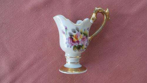 Very small little cute flower vase