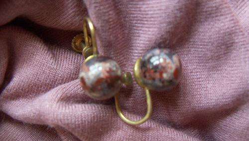 Gemstone screw-on earrings see scan