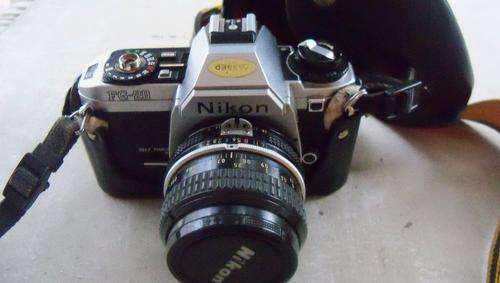 Nikon1000 FG-20 -In case - Winder on top missing - Made in Japan