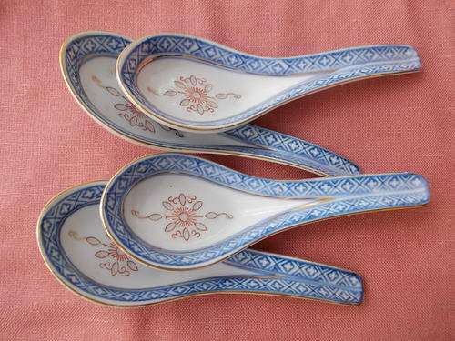 4x Chinese spoons - large - made in China
