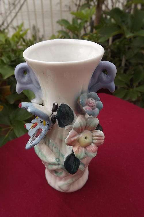 Porcelain Flower vase with butterfly and flowers. Very pretty - height 15cm