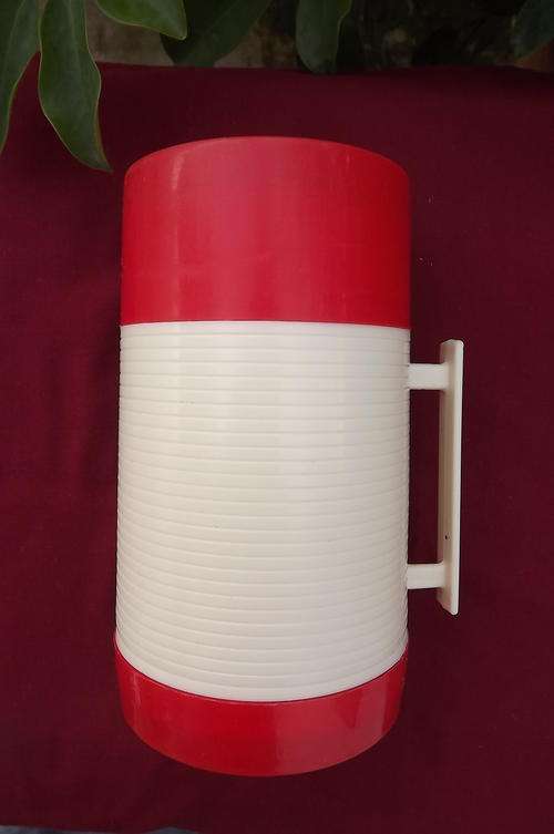 Aladdin Hy-Lo Vacuum Bottle - .47L - made in Nashville USA - very good condition