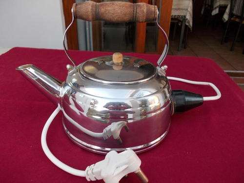 Electric Stainless Steele Kettle with wood handle - Lectron